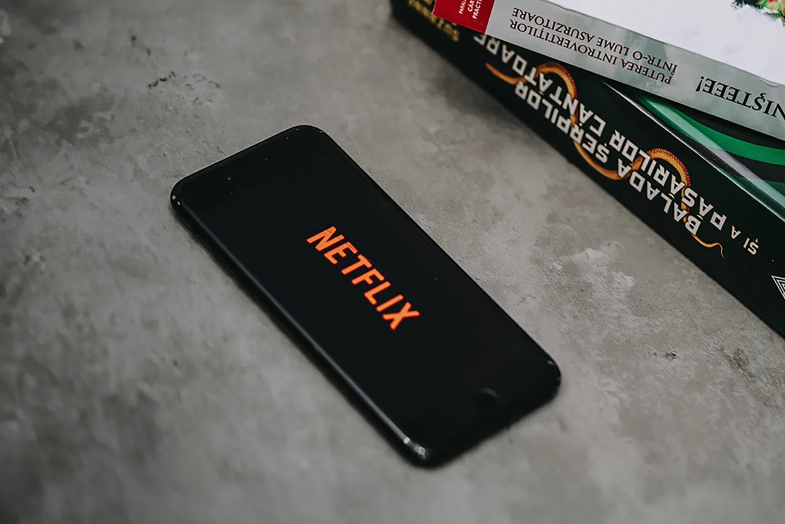 Netflix phone 1920